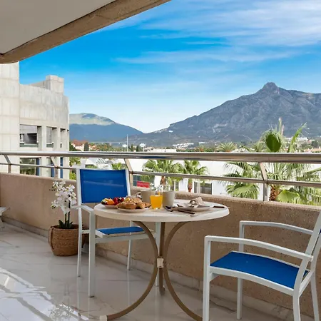 Vistas Al Mar En El Centro De Puerto Banus 3 4h *