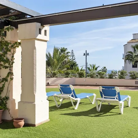 Vistas Al Mar En El Centro De Puerto Banus 3 4h Marbella