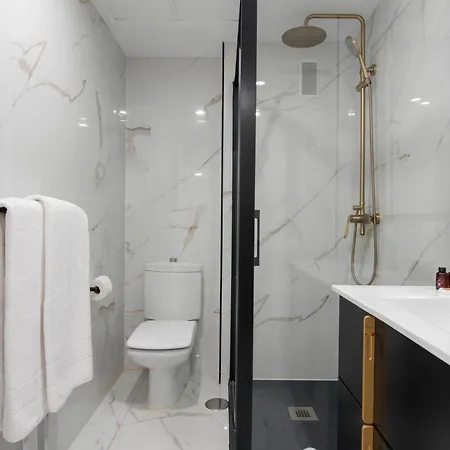 Vistas Al Mar En El Centro De Puerto Banus 3 4h