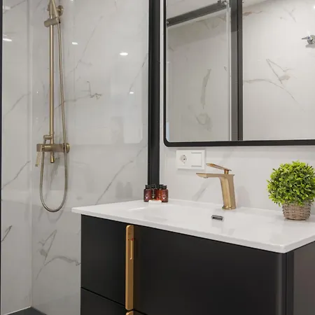 Vistas Al Mar En El Centro De Puerto Banus 3 4h *