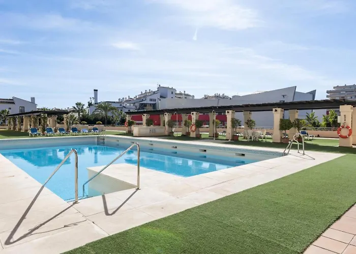 Vistas Al Mar En El Centro De Puerto Banus 3 4h