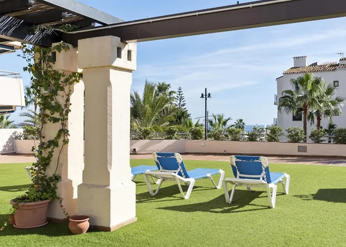 Vistas Al Mar En El Centro De Puerto Banus 3 4h Marbella