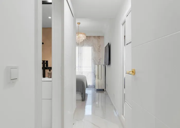 Apartament Vistas Al Mar En El Centro De Puerto Banus 3 4h