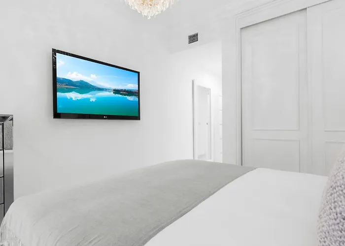 Vistas Al Mar En El Centro De Puerto Banus 3 4h